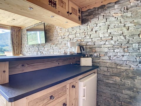 Duplex rénové aux Menuires, ski aux pieds, balcon - FR-1-344-186 Apartment in Les Allues