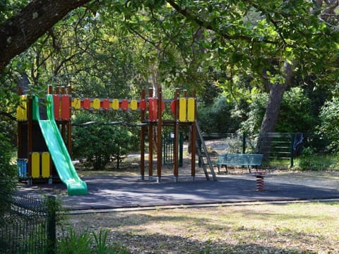 Maison climatisée avec piscine privée, 5 pièces, 7 couchages à 15 min des plages de Vallauris - FR-1-252-103 House in Antibes