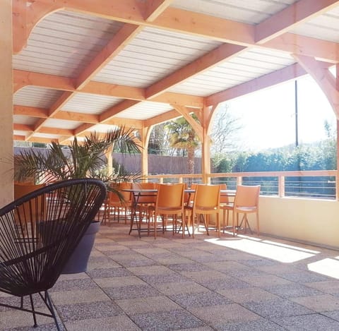 Property building, Patio, Restaurant/places to eat, Balcony/Terrace, Lounge or bar, Swimming pool, Breakfast