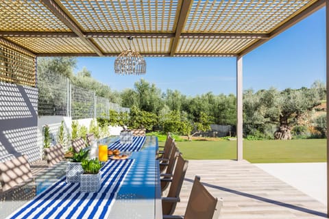 Patio, Seating area, Dining area, Garden view