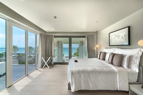 Bed, View (from property/room), Bedroom, Sea view