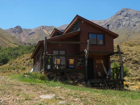 Tierras Bayas Mountain Refuge Lodge nature in Maule