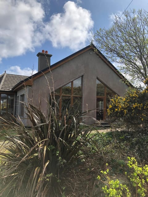 House with sea views close to Beach with WiFi and large kitchen and dining House in County Mayo