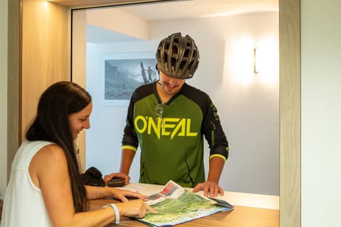 Lobby or reception, Decorative detail