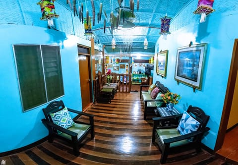 Apo Pension House Bed and Breakfast in Coron
