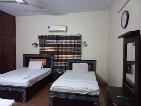 Al Rehman guest hous Bed and Breakfast in Sindh