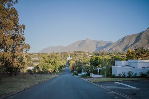 Nearby landmark, Neighbourhood, Natural landscape