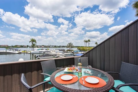 Harbor Towers-Ground Floor House in Siesta Beach