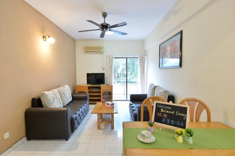 Living room, Dining area