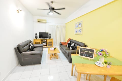 Living room, Dining area