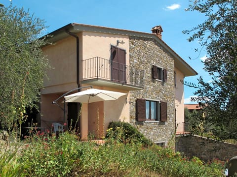 Holiday Home Montechioccioli-3 by Interhome House in Radda in Chianti