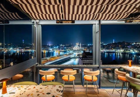 Restaurant/places to eat, Night, Natural landscape, Balcony/Terrace, Seating area