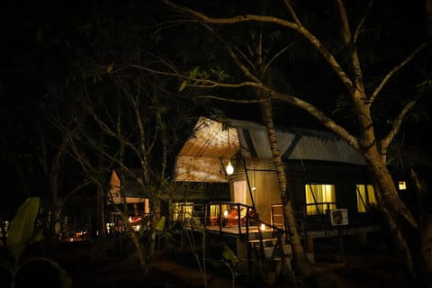 River Glamping by Gaga bees Chalet in Southern Province