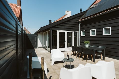 Dorpsweg 9 - Ouddorp House in Ouddorp