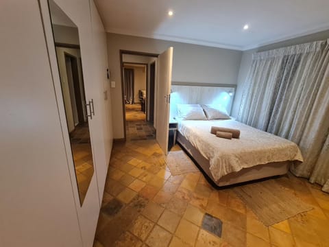 282 Guesthouse/Self-Catering Condo in Pretoria