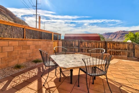 Bella Casa Retreat - Entire home Casa in Moab