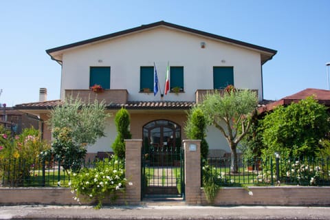 P&P Assisi Camere Alojamiento y desayuno in Bastia Umbra