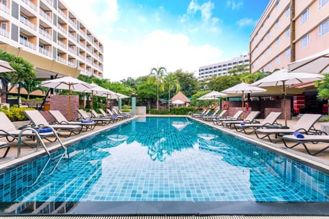 Property building, Pool view, Swimming pool