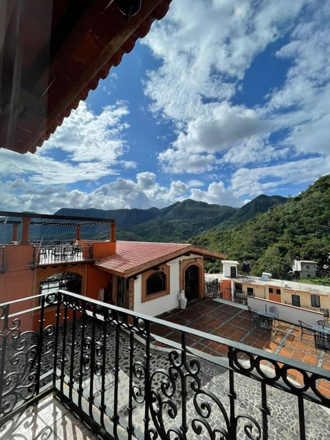 Balcony/Terrace, Mountain view