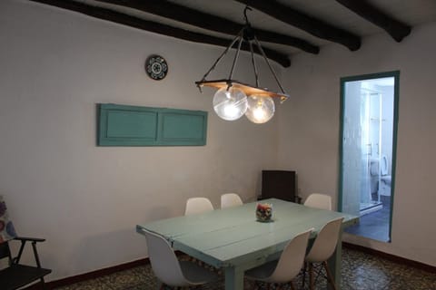 La Contraventana House in Sierra de Huelva