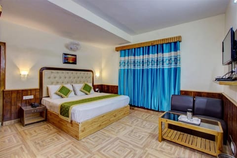 Bed, TV and multimedia, Photo of the whole room, Seating area, Bedroom, towels