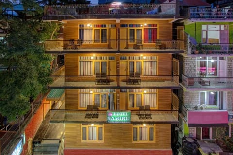 Property building, Night, View (from property/room), Balcony/Terrace, City view