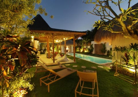 Garden, Area and facilities, Swimming pool, Swimming pool