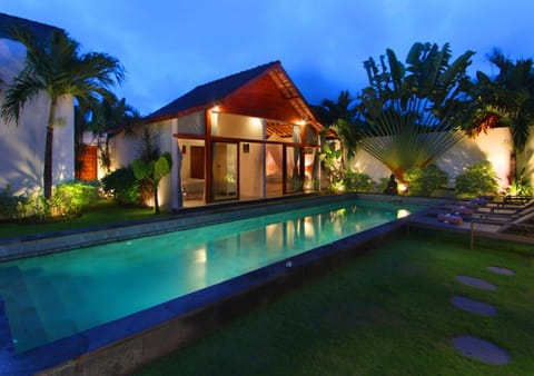 Garden, Area and facilities, Swimming pool, Swimming pool