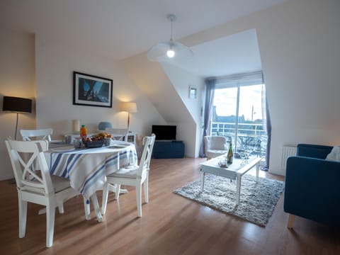 Apartment Marjolaine by Interhome Apartment in Brittany