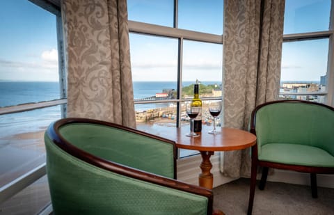 View (from property/room), Food and drinks, Seating area, Beach, Sea view, Drinks