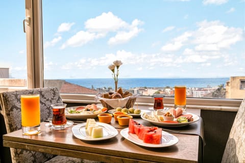 Food and drinks, Sea view, Breakfast, Continental breakfast, Buffet breakfast