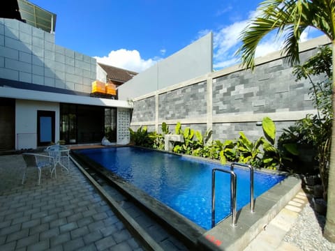 Pool view, Swimming pool, sunbed