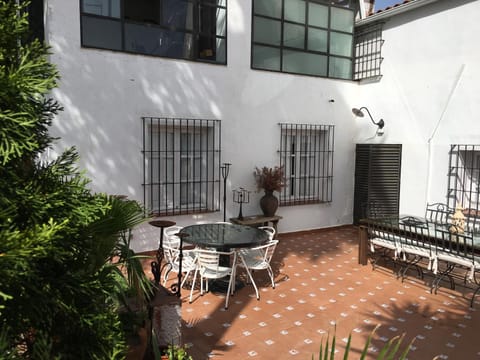 La Tierra Roja House in Extremadura, Spain