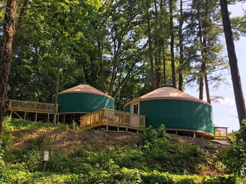 Circle M Camping Resort 16 ft. Yurt 1 Campingplatz /
Wohnmobil-Resort in Pennsylvania