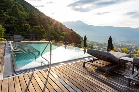 Natural landscape, Balcony/Terrace, Mountain view, Pool view, Swimming pool