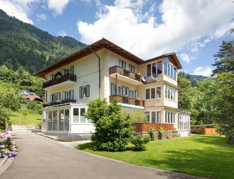 Property building, Day, Summer, Garden