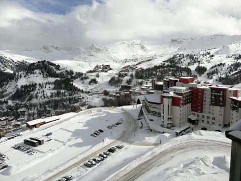 Bird's eye view, Skiing, Cycling, Landmark view, Mountain view