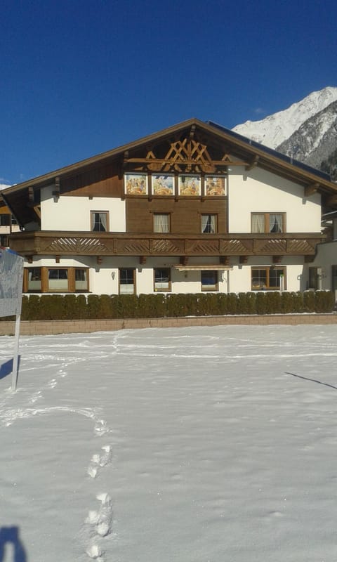 Garni Vierjahreszeiten Bed and Breakfast in Soelden