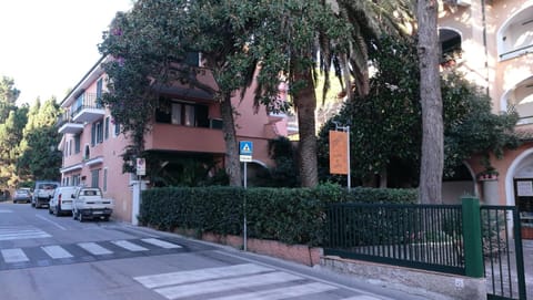 View (from property/room), Garden view, Street view