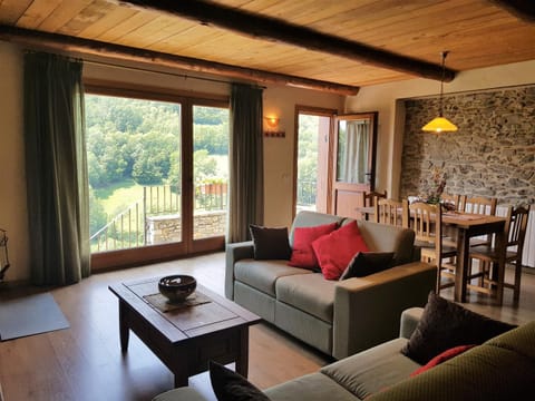 Living room, Dining area, Mountain view