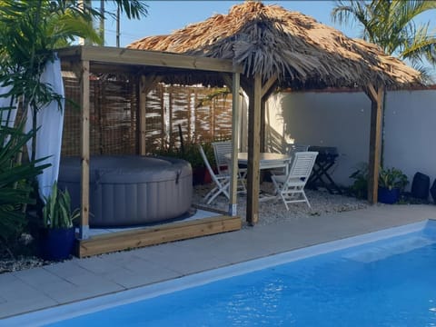 Gite Corossol Martinique piscine privée, Maison in Sainte-Luce