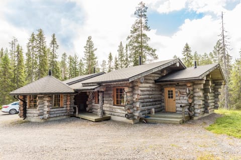 Property building, BBQ facilities, Garden