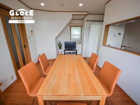GLOCE 逗子ビーチハウス l ZUSHI BEACH HOUSE Bed and Breakfast in Kanagawa Prefecture