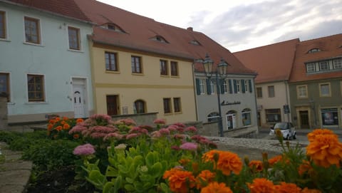 Facade/entrance, City view, Street view