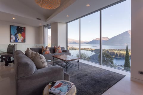 Living room, Lake view, Mountain view