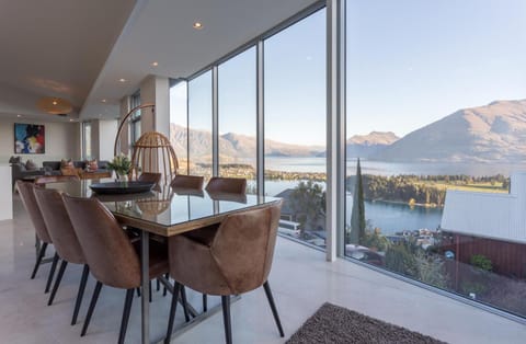 Dining area, Lake view, Mountain view