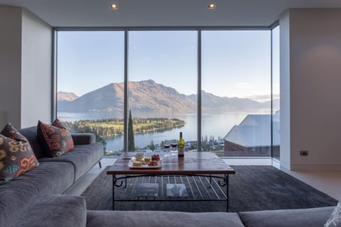 Living room, Lake view, Mountain view