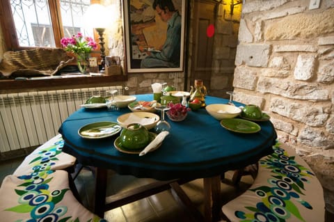 Pensió Bellmirall Bed and Breakfast in Girona