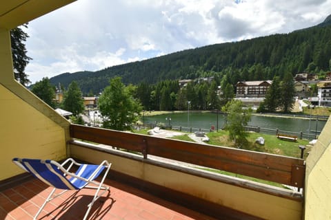 Balcony/Terrace, Garden view, Lake view