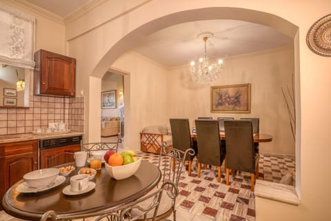 Dining area, kitchen